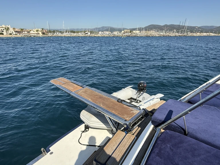 Motorówka do wynajmu w Port Grimaud w najlepszej cenie