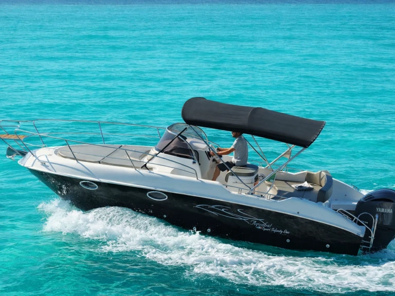 Wynajem Motorówka Pacific Craft z patentem 
