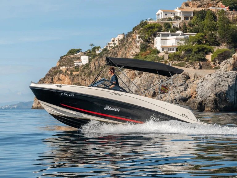 Wynajem Motorówka w La Herradura - Bayliner VR5