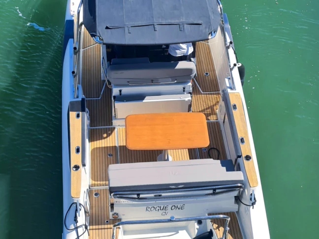 Wynajem łodzi Saint-Raphael tanio Flyer 8.8 SUNdeck