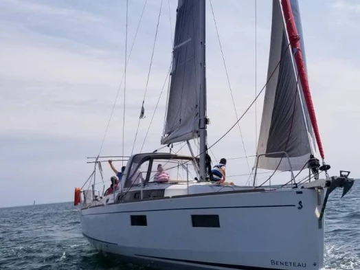 Wynajem łodzi Bénéteau Oceanis 38.1 w Les Sables-d'Olonne na SamBoat 