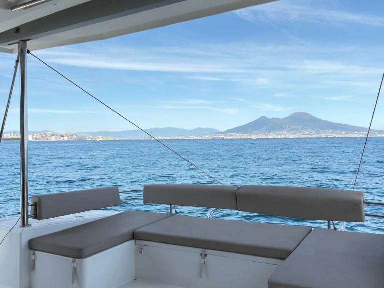 Wynajmij Katamaran z lub bez skippera Bali w Rada di Napoli