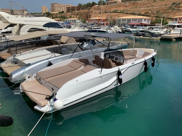 Wynajem łodzi Frauscher 858 fantom Air w Port Adriano na SamBoat 