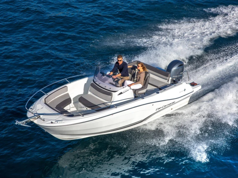 Wynajem łodzi Jeanneau CAP CAMARAT 6,5 CC Style w Le Lavandou na SamBoat 