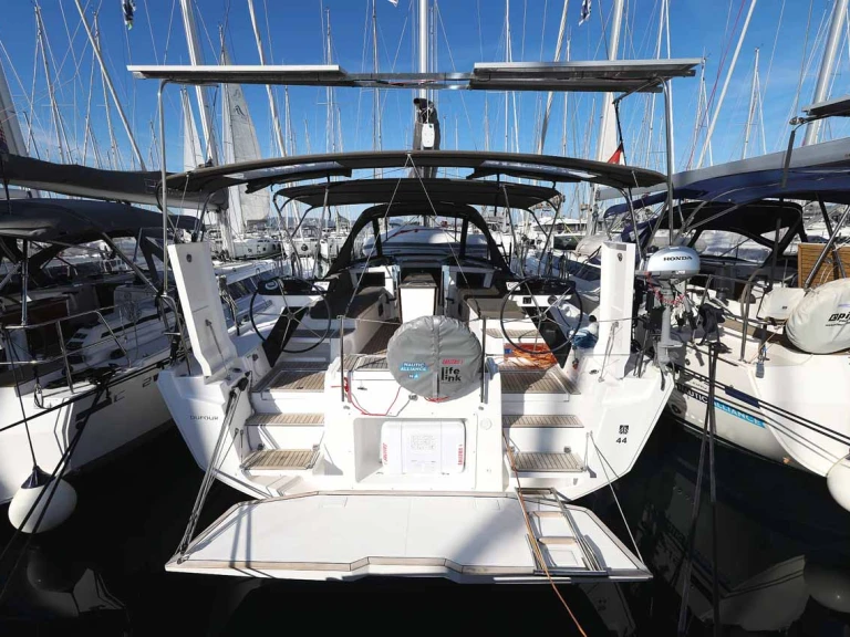 Wynajem łodzi Dufour Dufour 44 w Trogir na SamBoat 