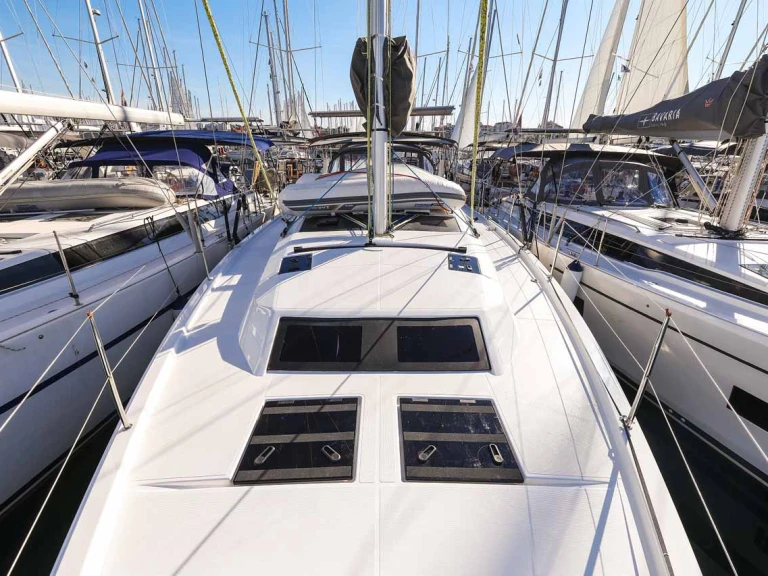 Wynajmij Żaglowiec z lub bez skippera Dufour w Trogir