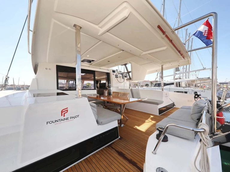 Wynajmij Katamaran z lub bez skippera Fountaine Pajot w Trogir