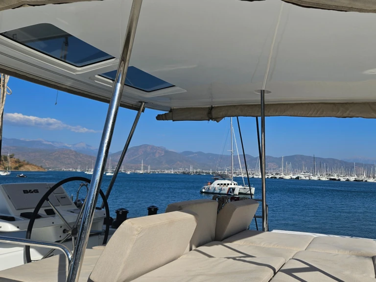Wynajem łodzi Fethiye tanio Lagoon 50