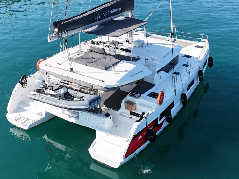 Lagoon Lagoon 46 między profesjonalistami a osobami prywatnymi w Fethiye