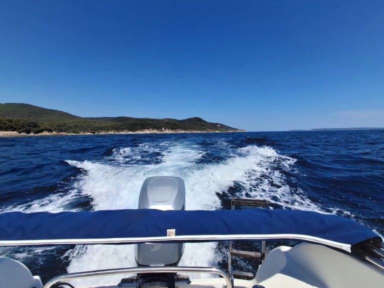 Wynajmij Quicksilver Quicksilver 635 Commander w Les Salins d'Hyères