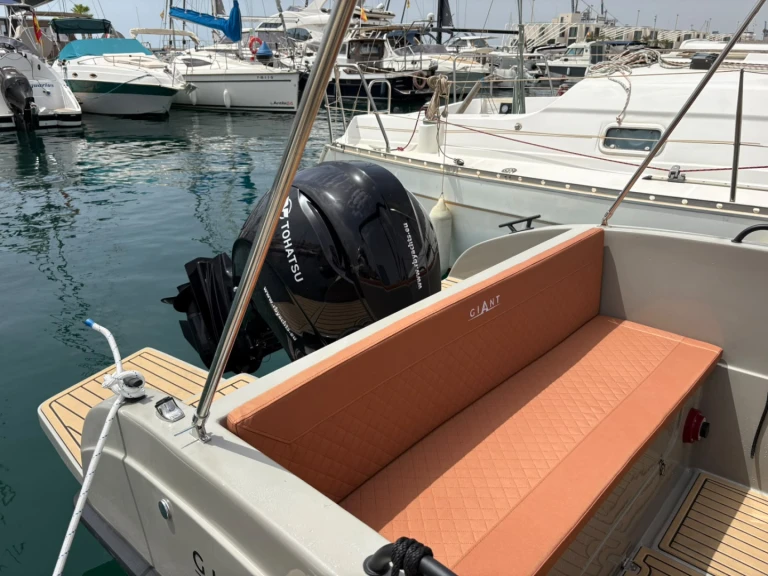 Wynajmij Giant 600 SPORT w Port d'Alicante