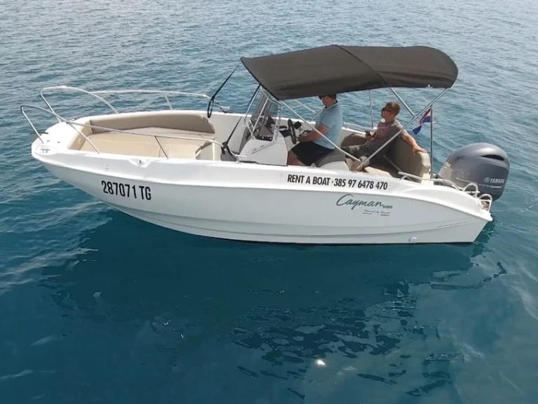 Wynajem Motorówka w Trogir - speedy Cayman 585
