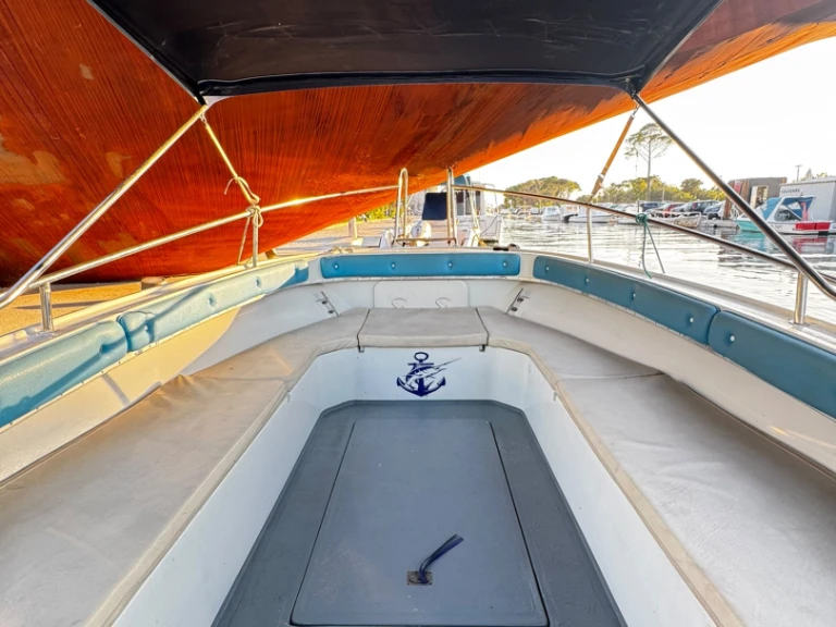 Wynajmij Nautique Correct Craft Ski Nautique 196 w Trogir