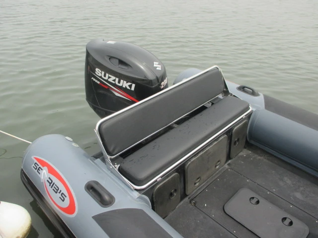 Searib's 6.70 fishing między profesjonalistami a osobami prywatnymi w Vannes