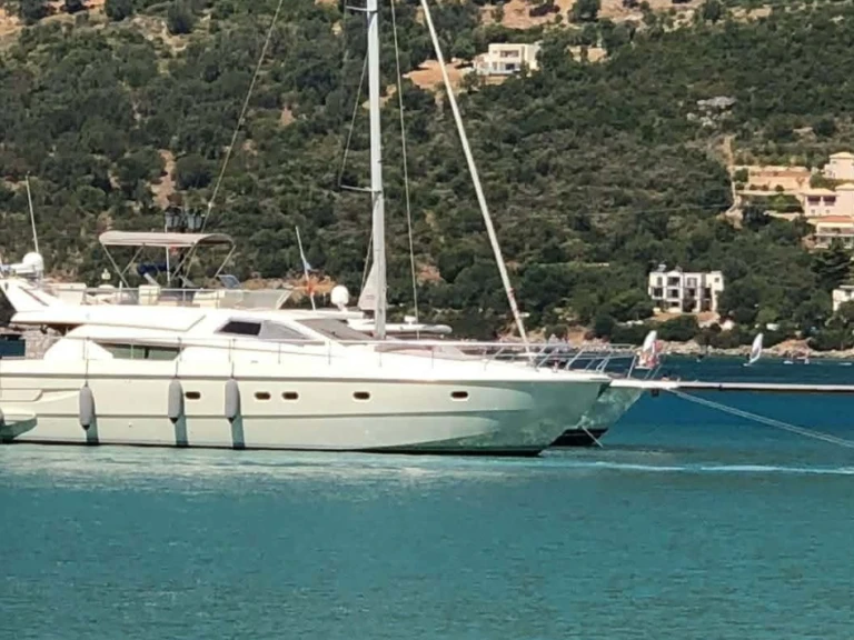 Wynajem Luksusowy jacht Ferretti z patentem 
