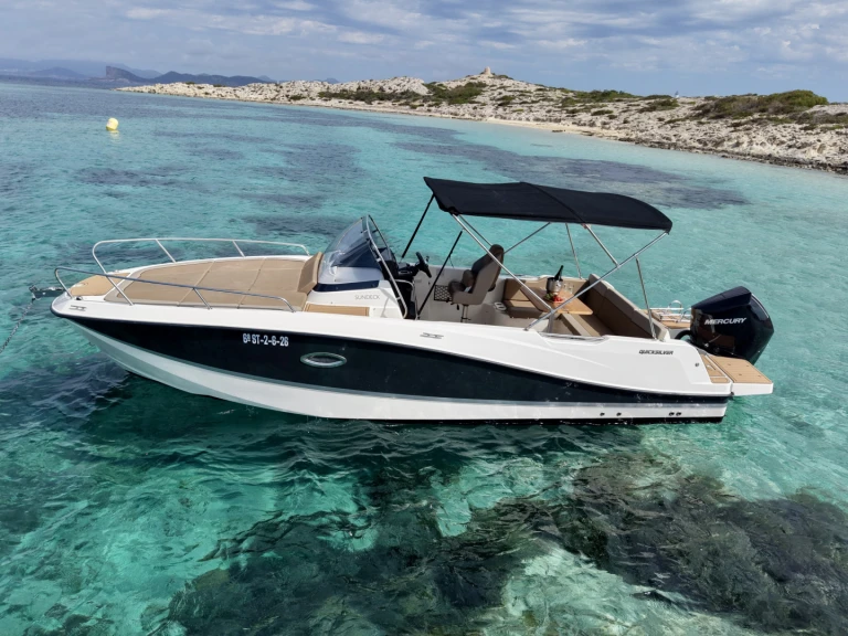 Wynajem Motorówka Quicksilver z patentem 