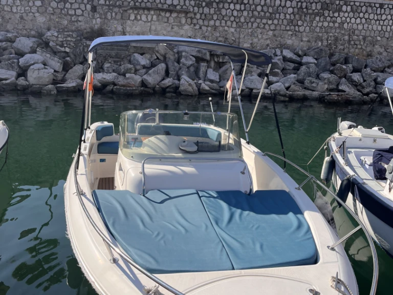 Wynajem łodzi La Condamine tanio Azura 650 WA