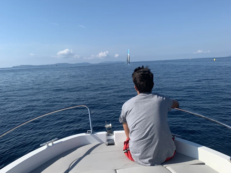 Motorówka do wynajmu w Cavalaire-sur-Mer w najlepszej cenie