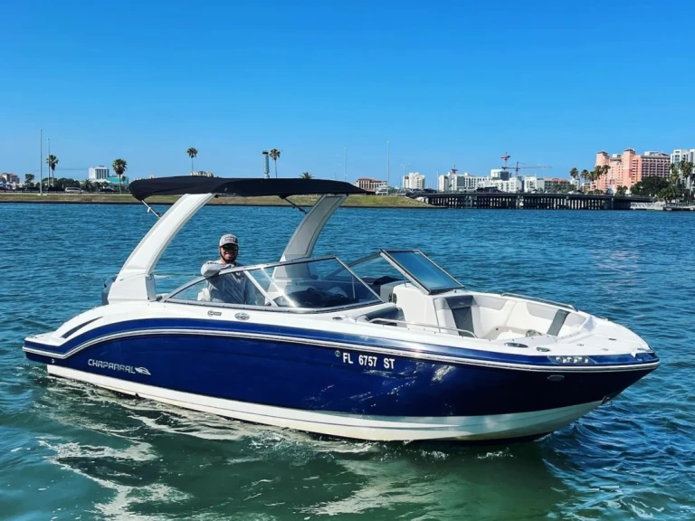 Wynajem łodzi Chaparral 230 SUNCOAST w Miami na SamBoat 