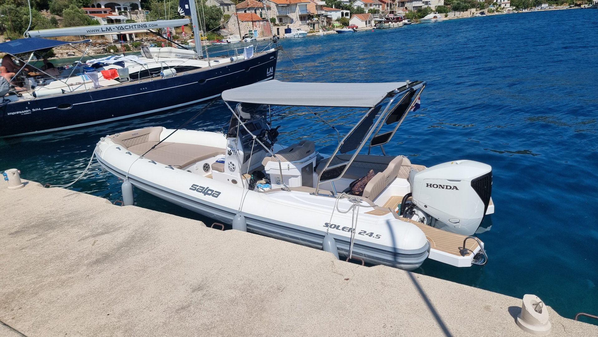 Wynajmij Salpa Soleil 24.5 w Trogir