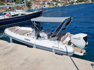 Wynajmij Salpa Soleil 24.5 w Trogir