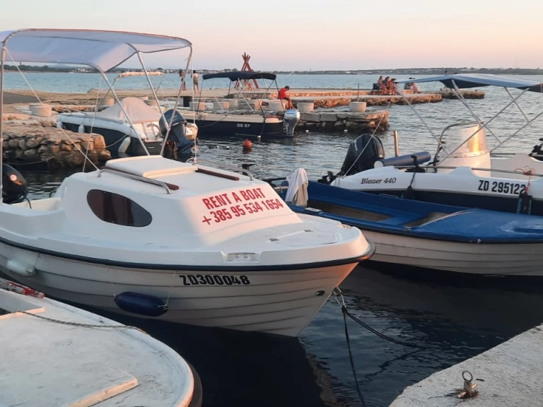Wynajmij Motorówka z lub bez skippera Adria 500m sport w Vrsi