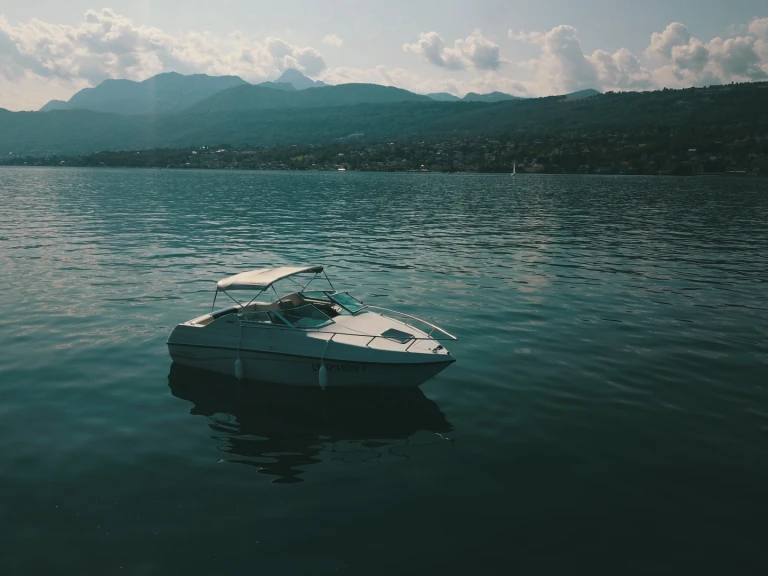 Wynajmij Crownline Crownline 210 CCR w Évian-les-Bains