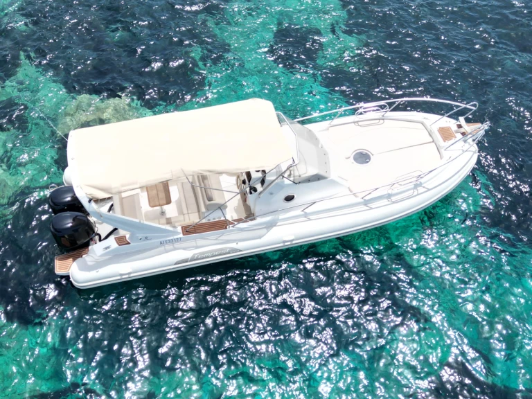 Wynajem Łódż półsztywna w Porto-Vecchio - Capelli Tempest 1000 WA