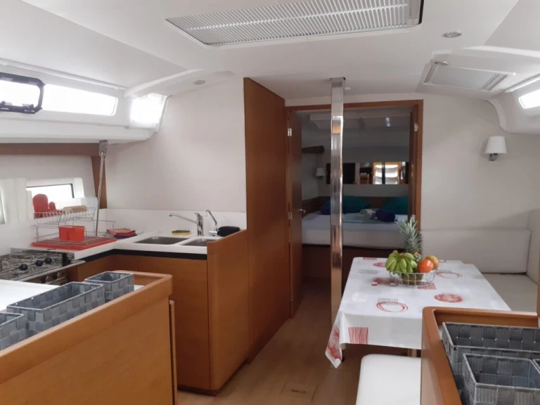 Wynajmij Jeanneau Sun Odyssey 440 w Le Marin