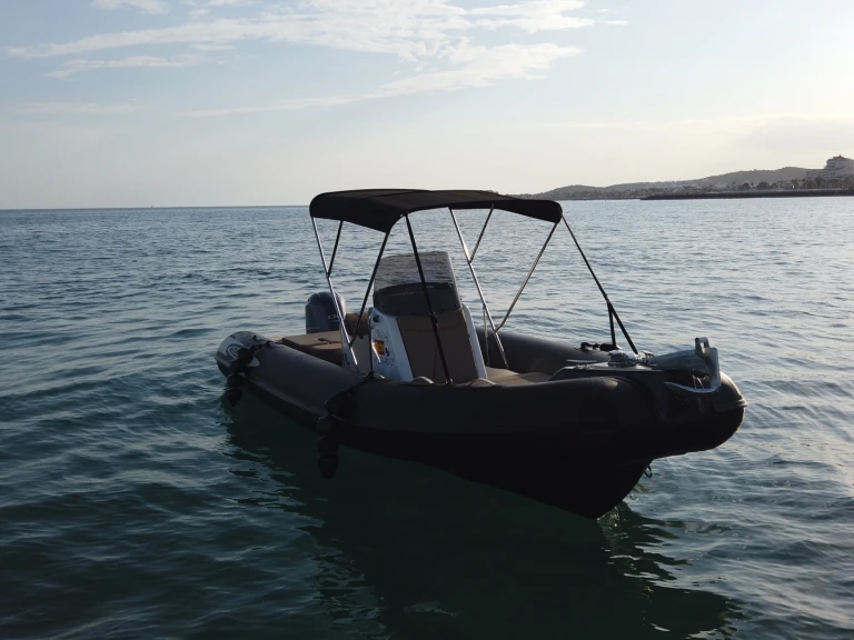 Wynajmij Maestrale Fun 650 w Port de Sitges Aiguadolç