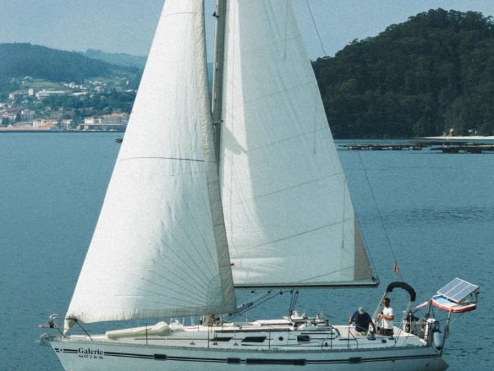 Wynajmij Jeanneau Sun Odyssey 42 w Combarro