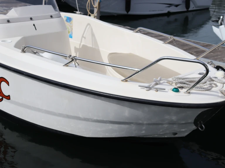 Motorówka do wynajmu w Port de Sète w najlepszej cenie