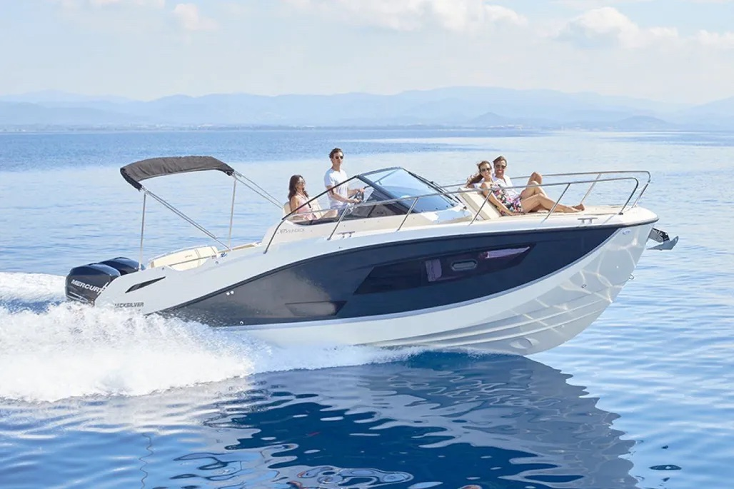Wynajmij Quicksilver Activ 875 Sundeck w Marsylia