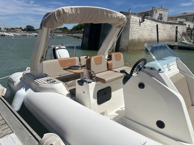 Wynajmij Zodiac Medline 7.5 w La Flotte
