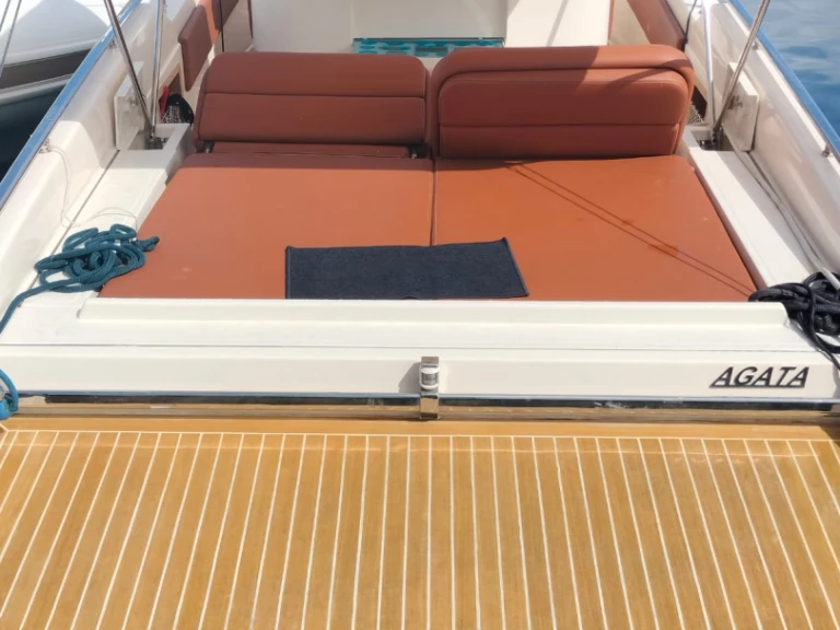 Wynajem Motorówka w Viareggio - Supermarine  Iguana 36