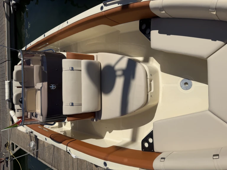 Wynajmij Invictus  280 SX w Portimão