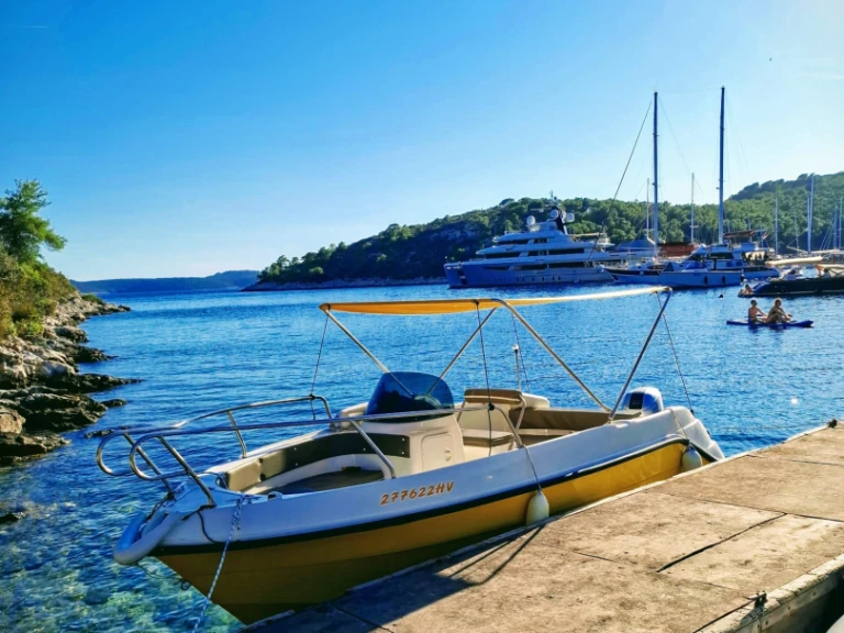 Wynajmij Marinello Eden 18 w Hvar
