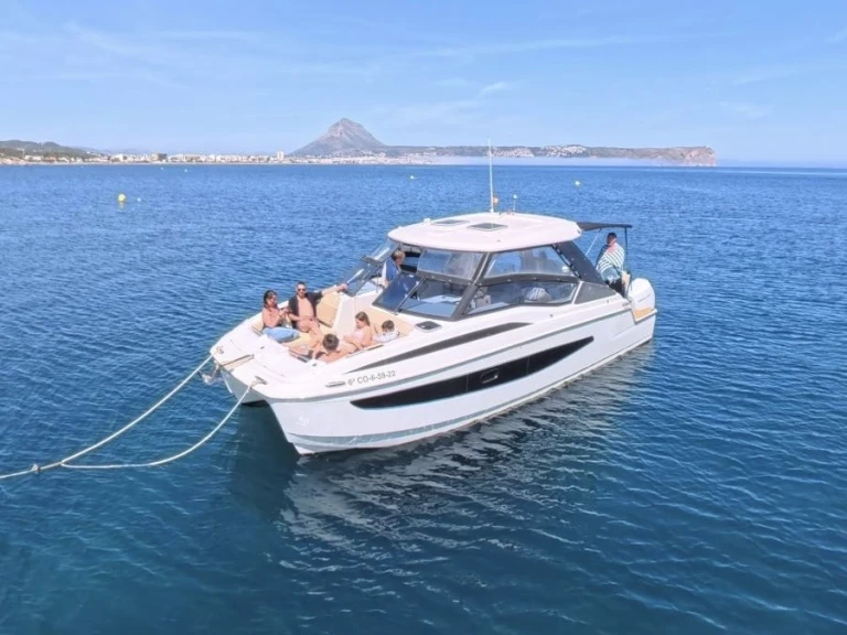 Wynajmij Aquila Aquila 32 Sport w Denia