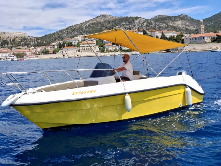 Wynajem łodzi Hvar tanio Eden 18