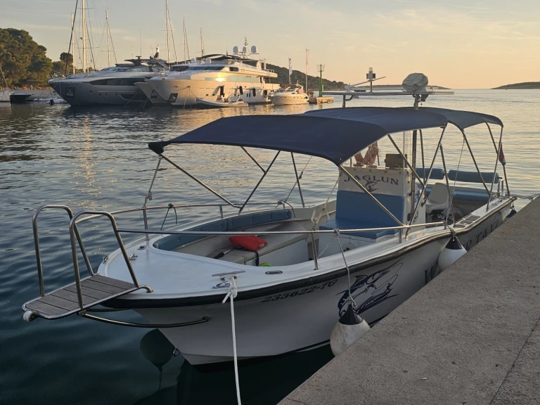Wynajmij Nautique Correct Craft Ski Nautique 196 w Trogir
