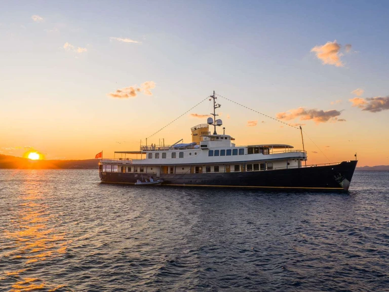 Wynajem Luksusowy jacht Uljanik Shipyard z patentem 