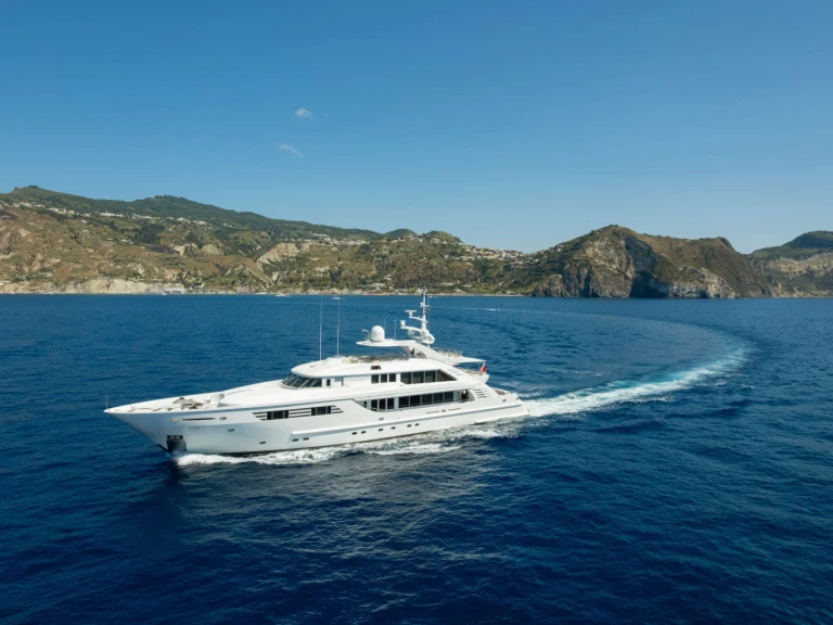 Wynajmij International Shipyard Ancona PENELOPE  w Neapol