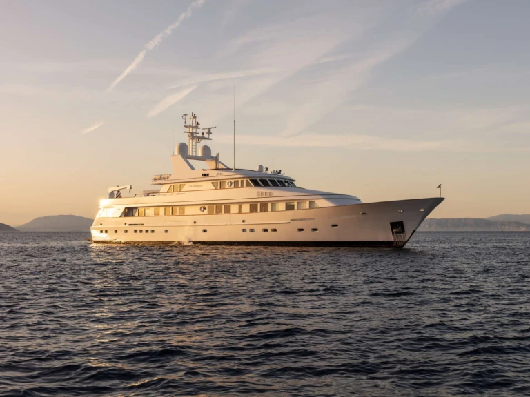 Wynajmij Luksusowy jacht z lub bez skippera Feadship w Ateny