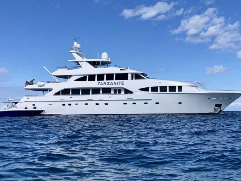 Westship TANZANITE między profesjonalistami a osobami prywatnymi w Fort Lauderdale