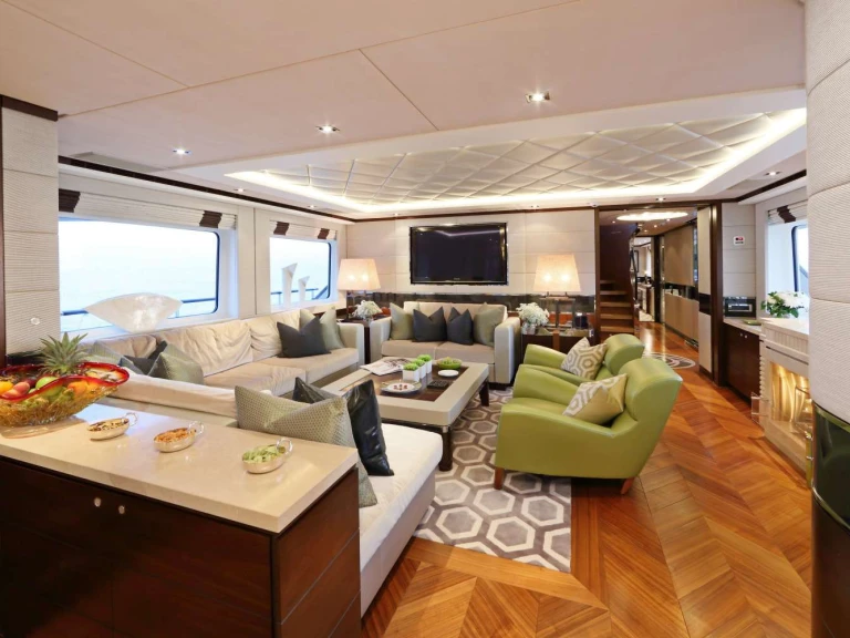 Luksusowy jacht do wynajmu w Lazurowe Wybrzeże w najlepszej cenie