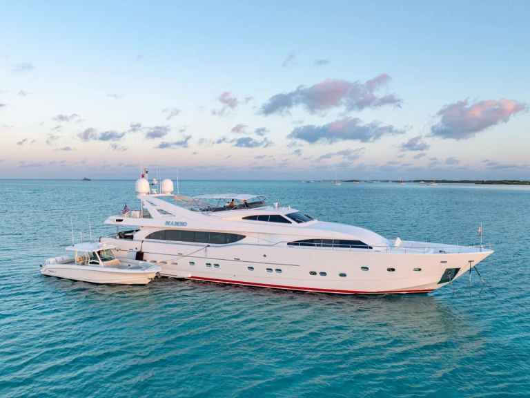 Ferretti MAMBO między profesjonalistami a osobami prywatnymi w Fort Lauderdale