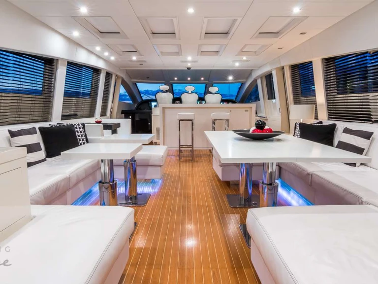 Wynajmij Cantieri Dell'Arno Venture w Miami