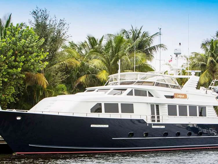 Wynajmij Luksusowy jacht z lub bez skippera Broward w East Hampton
