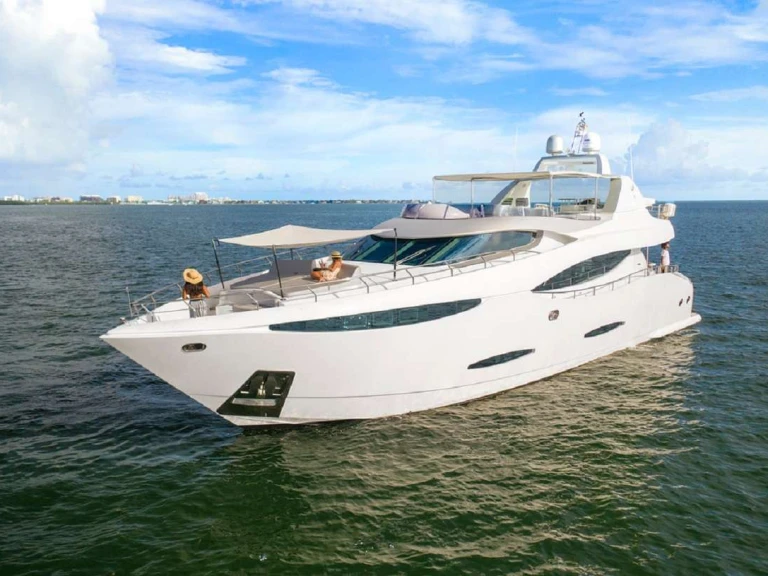 Wynajmij Custom 90' Custom Build w Bahamy