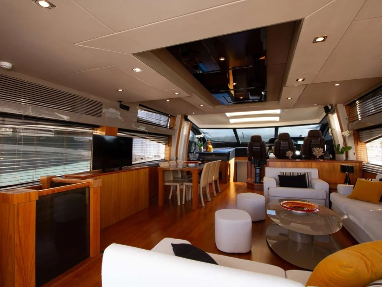 Wynajem Luksusowy jacht Sunseeker z patentem 